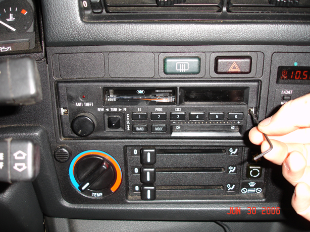 E30 Aux Cassette Adapter Radio Auto-reverse Flip Flopping Fix (Flipping  from side 1 to side 2)